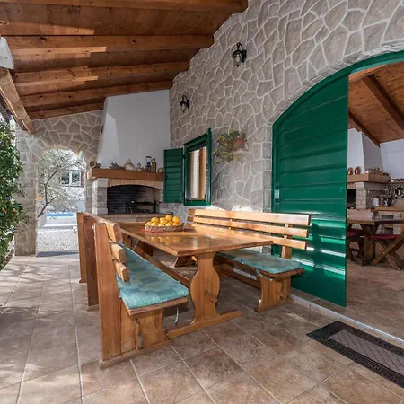 Chalet Malu - Happy
